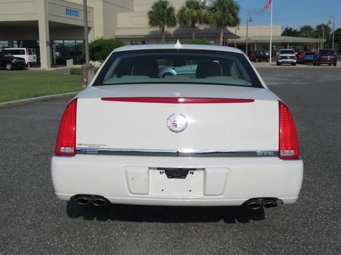 Used 2009 Cadillac DTS image 5