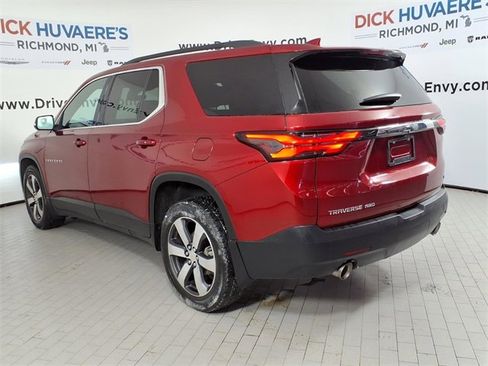 Used 2023 Chevrolet Traverse LT image 6