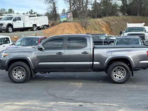 Used 2016 Toyota Tacoma TRD Sport image 7