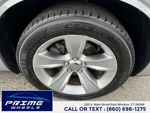 Used 2017 Dodge Challenger SXT w/ Driver Convenience Group image 15