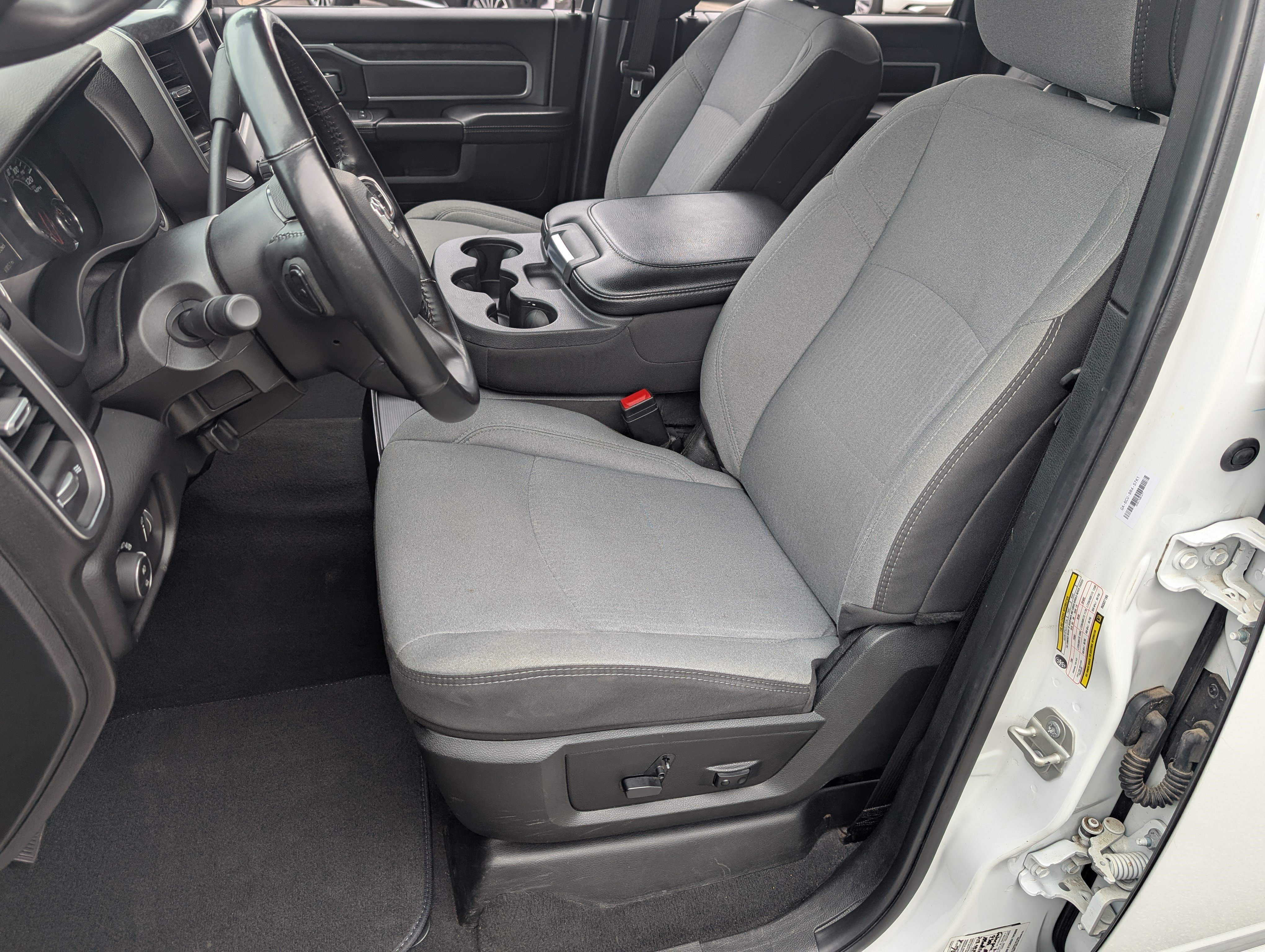 Used 2024 RAM 3500 Big Horn AWD/4WD image 16