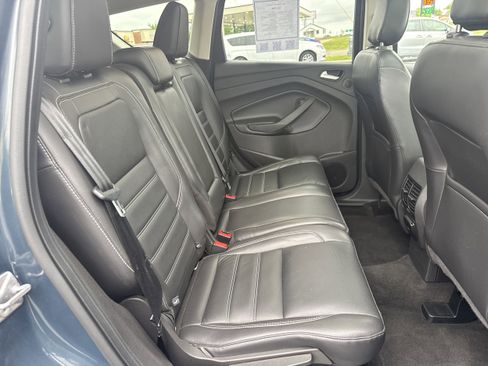 Used 2019 Ford Escape Titanium FWD image 12