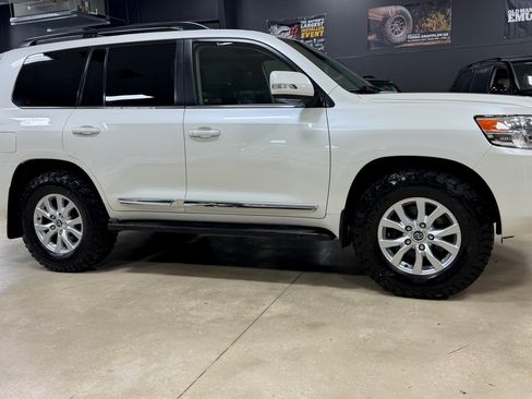 Used 2016 Toyota Land Cruiser AWD/4WD image 7