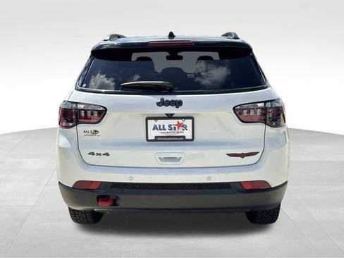 Used 2025 Jeep Compass Trailhawk AWD/4WD image 8