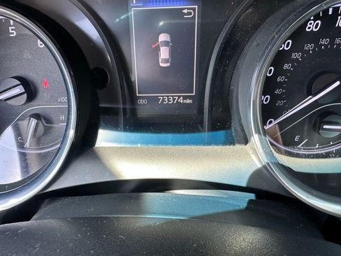 Used 2018 Toyota Camry SE image 10