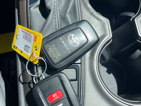 Used 2022 Toyota Camry XSE w/ Navigation Package image 12