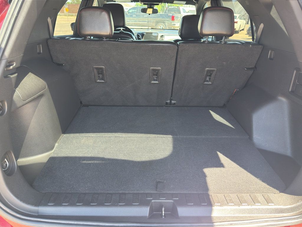 Used 2022 Chevrolet Equinox RS w/ RS Leather Package FWD image 27