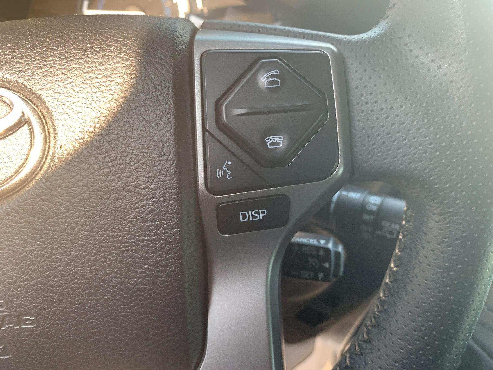Used 2018 Toyota 4Runner SR5 Premium AWD/4WD image 14