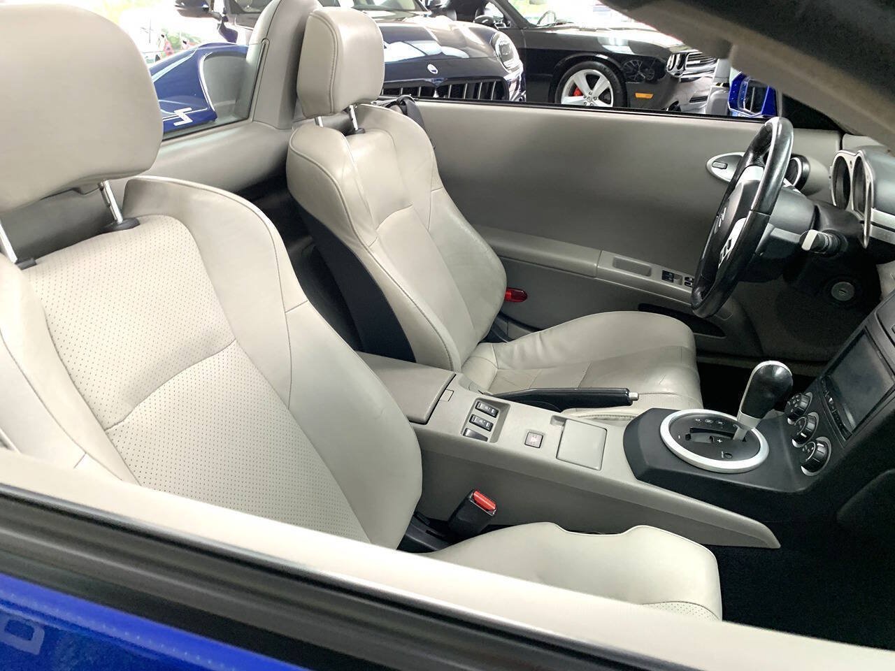 Used 2004 Nissan 350Z Touring RWD image 12