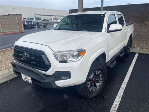 Certified 2022 Toyota Tacoma SR image 4