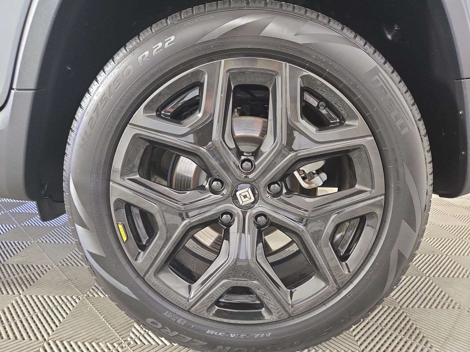 Used 2024 Rivian R1T Adventure Dual AWD/4WD image 10