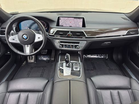 Used 2022 BMW 740i w/ M Sport Package RWD image 14