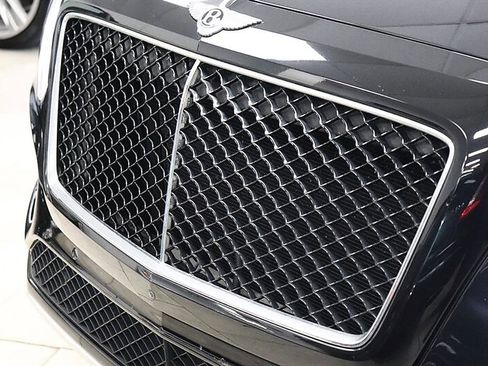Used 2019 Bentley Bentayga AWD/4WD image 76