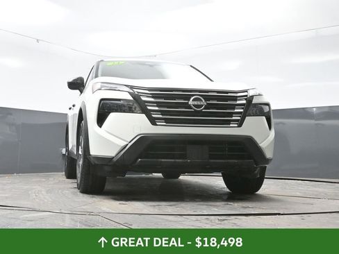 Used 2024 Nissan Rogue S image 53