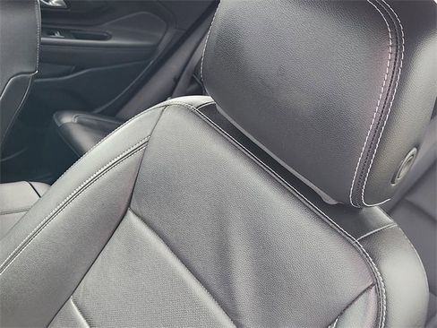 Used 2022 GMC Terrain SLT w/ Infotainment Package II image 24