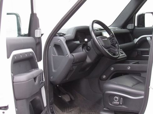 Used 2024 Land Rover Defender 130 X-Dynamic SE AWD/4WD image 8