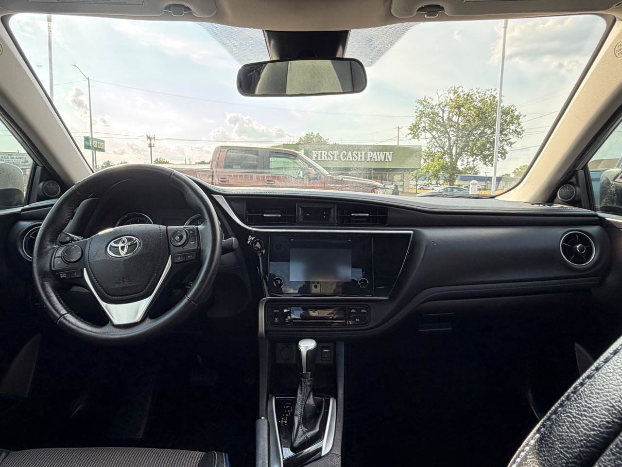 Used 2018 Toyota Corolla SE FWD image 17