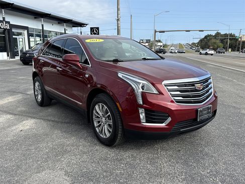 Used 2017 Cadillac XT5 Luxury w/ Driver Awareness Package image 7