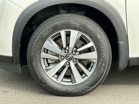 Used 2023 Nissan Pathfinder SL FWD image 36