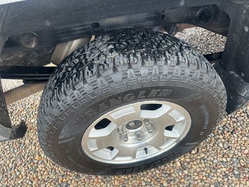 Used 2019 Chevrolet Silverado 1500 LT AWD/4WD image 43