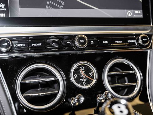 Certified 2024 Bentley Continental GT V8 AWD/4WD image 31