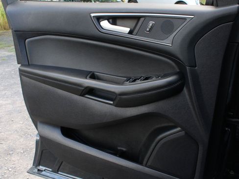Used 2022 Ford Edge SE AWD/4WD image 10