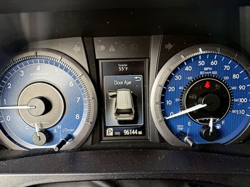 Used 2016 Toyota Sienna XLE w/ Outdoor Package image 12