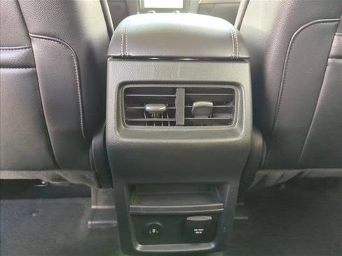 Used 2024 Ford Edge Titanium image 18