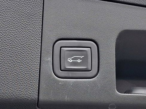 Certified 2023 Cadillac XT4 Luxury w/ Cold Weather Package AWD/4WD image 29
