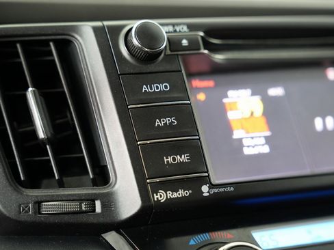 Used 2017 Toyota RAV4 XLE image 25