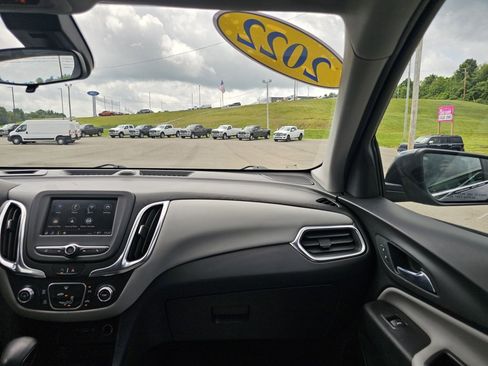 Used 2022 Chevrolet Equinox LT image 36