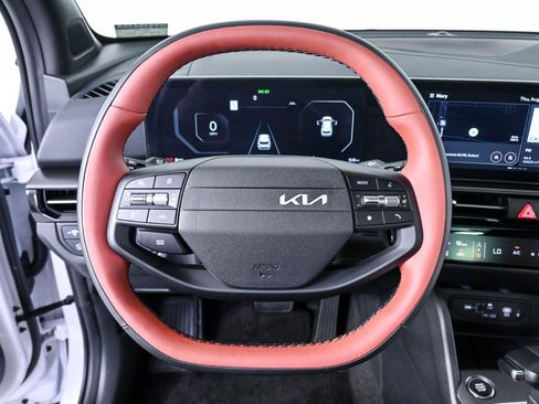 Used 2026 Kia Sportage SX FWD image 9