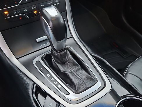 Used 2016 Ford Edge SEL w/ Equipment Group 201A image 29