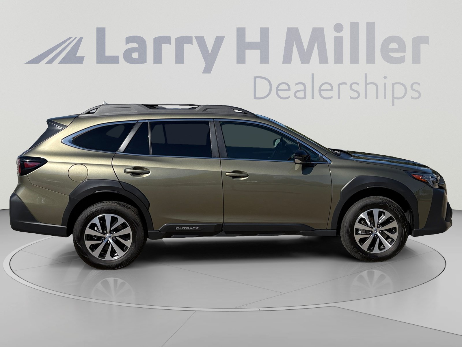 Certified 2025 Subaru Outback Premium AWD/4WD image 6
