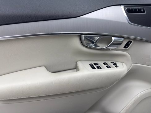 Used 2022 Volvo XC90 T5 Momentum w/ Climate Package FWD image 37