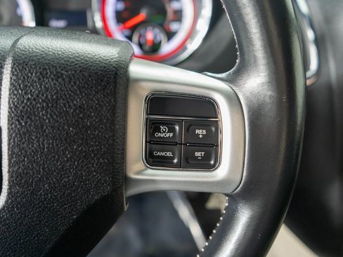 Used 2018 Dodge Grand Caravan SXT image 18