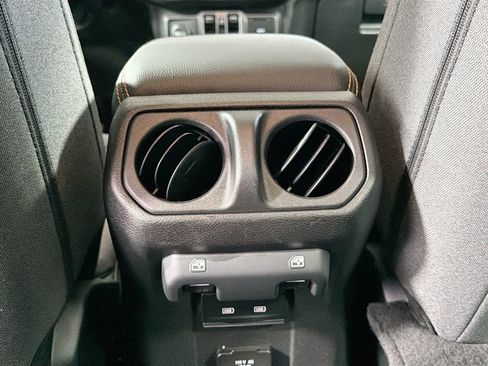Used 2025 Jeep Wrangler Unlimited Sahara AWD/4WD image 26