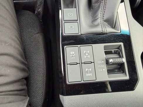 Certified 2024 Toyota Land Cruiser image 27