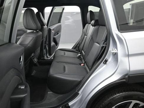 Used 2025 Subaru Forester Limited AWD/4WD image 15