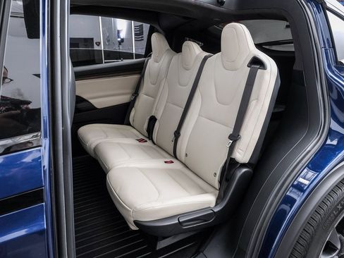 Used 2022 Tesla Model X image 48