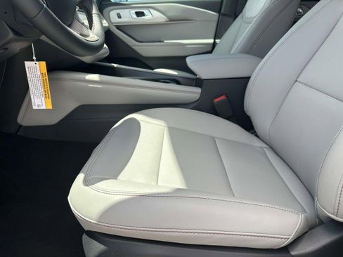 New 2025 Ford Explorer Active w/ Active Comfort Package image 9