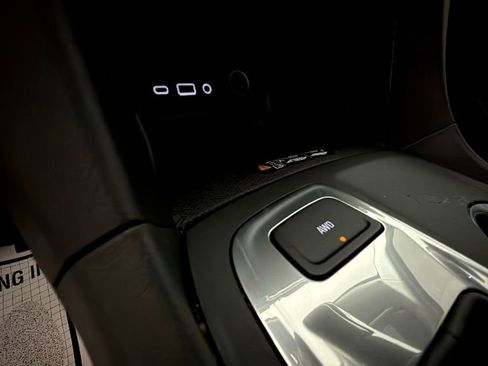 Used 2020 Chevrolet Equinox Premier image 24