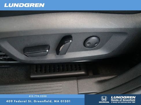 Used 2023 Nissan Rogue SV image 14