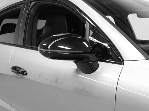 Certified 2025 Porsche Cayenne GTS AWD/4WD image 14