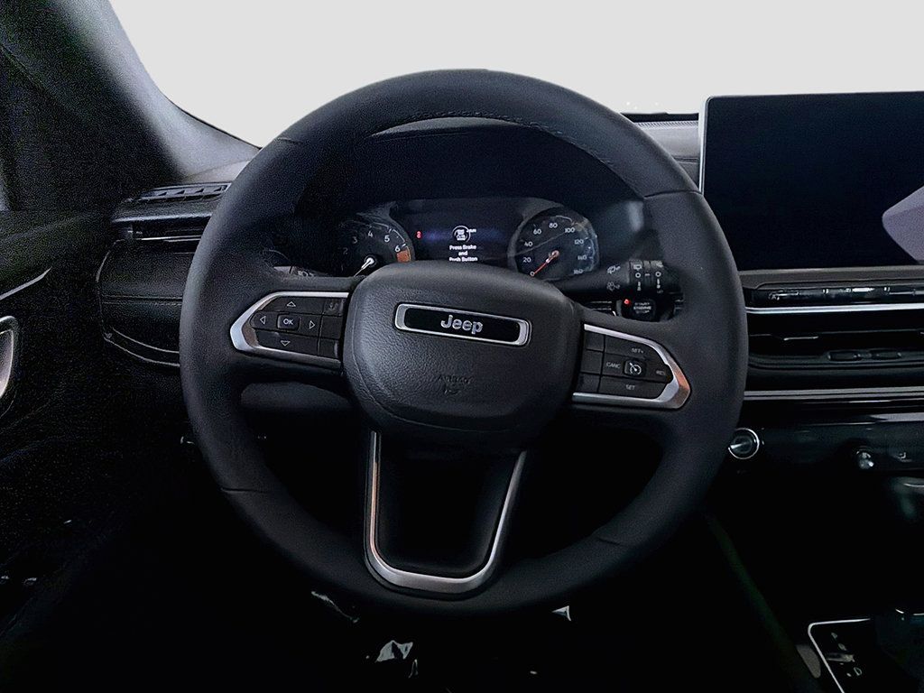 Used 2023 Jeep Compass Latitude AWD/4WD image 28