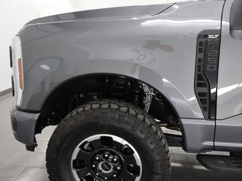 Used 2025 Ford F250 XLT w/ Black Appearance Package AWD/4WD image 38
