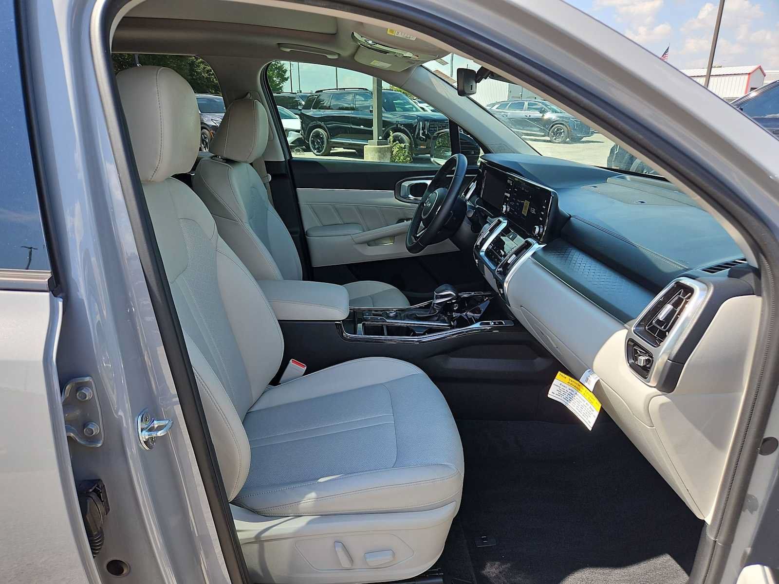 Used 2023 Kia Sorento SX FWD image 18