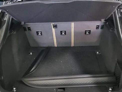 Used 2024 Porsche Macan AWD/4WD image 7
