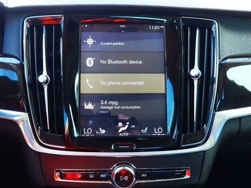 Used 2018 Volvo S90 T8 Momentum w/ Convenience Package image 47