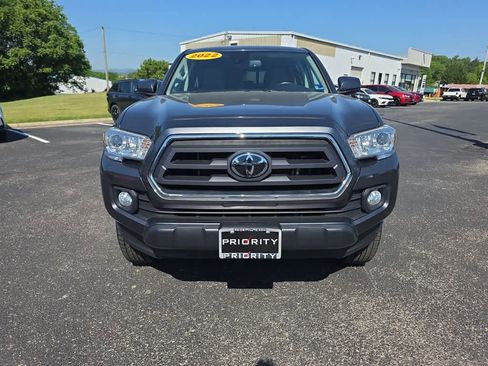 Used 2022 Toyota Tacoma SR5 AWD/4WD image 7